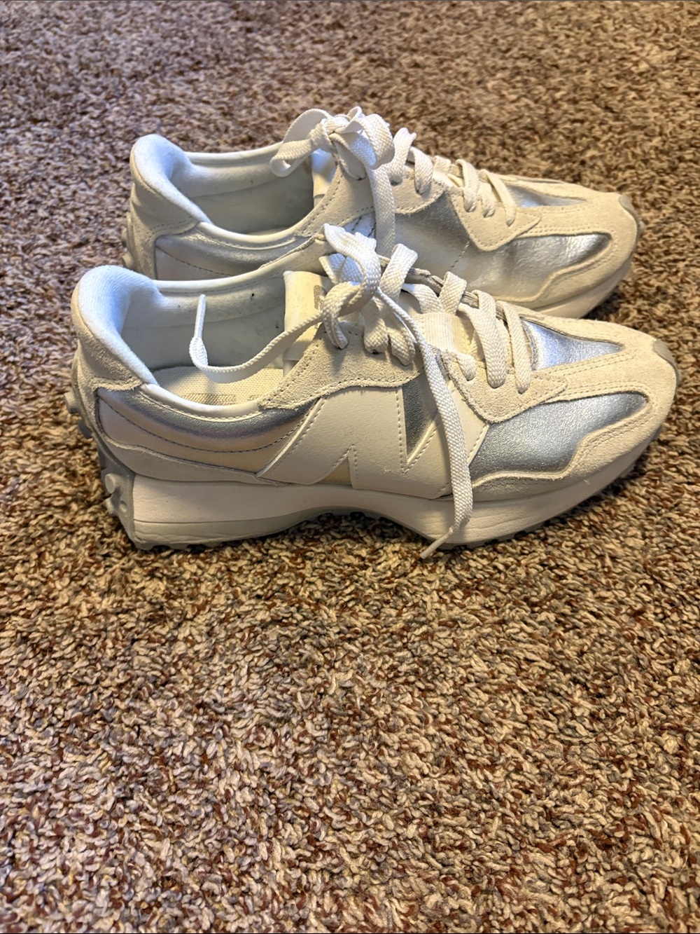 New Balance 327